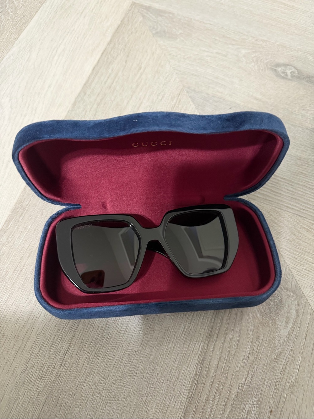 Gucci Black Oversized Square Sunglasses with Blue Velvet Case